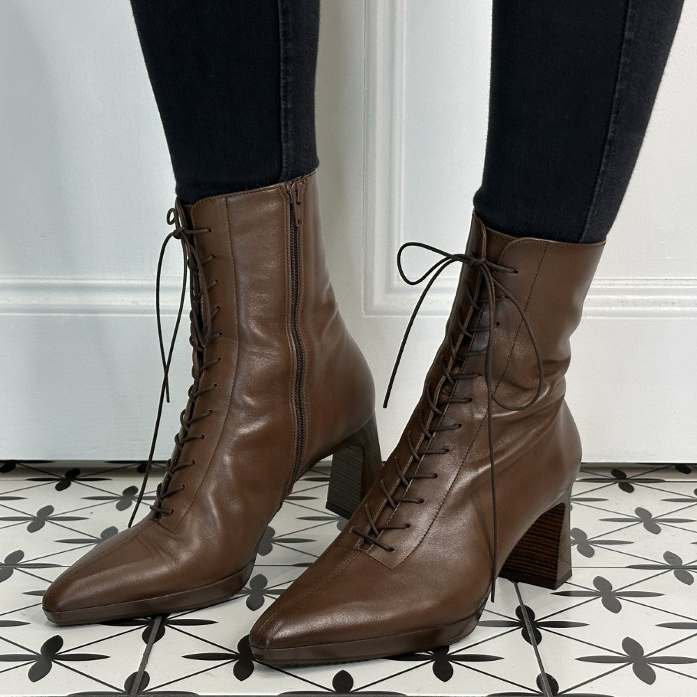 Brown Leather pointed toe Laced Boots with a zip and a block stacked heel Hispanitas