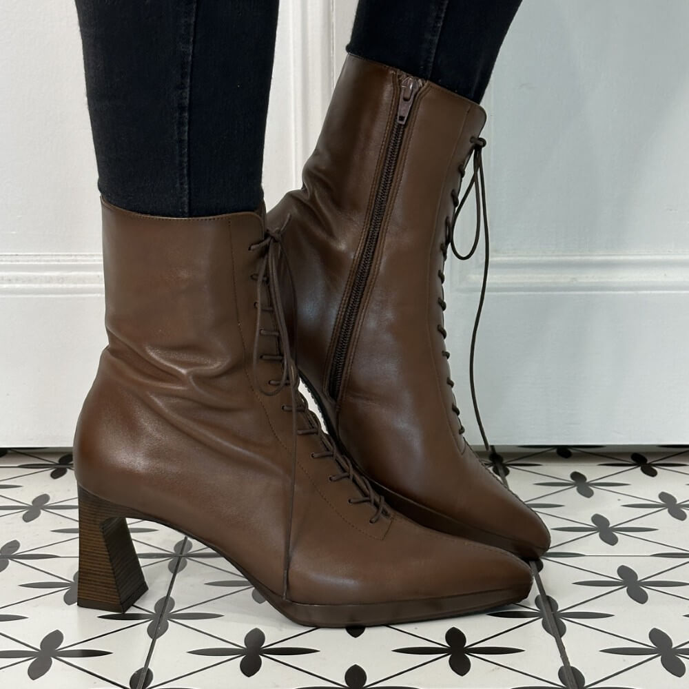 Brown Leather pointed toe Laced Boots with a zip and a block stacked heel Hispanitas