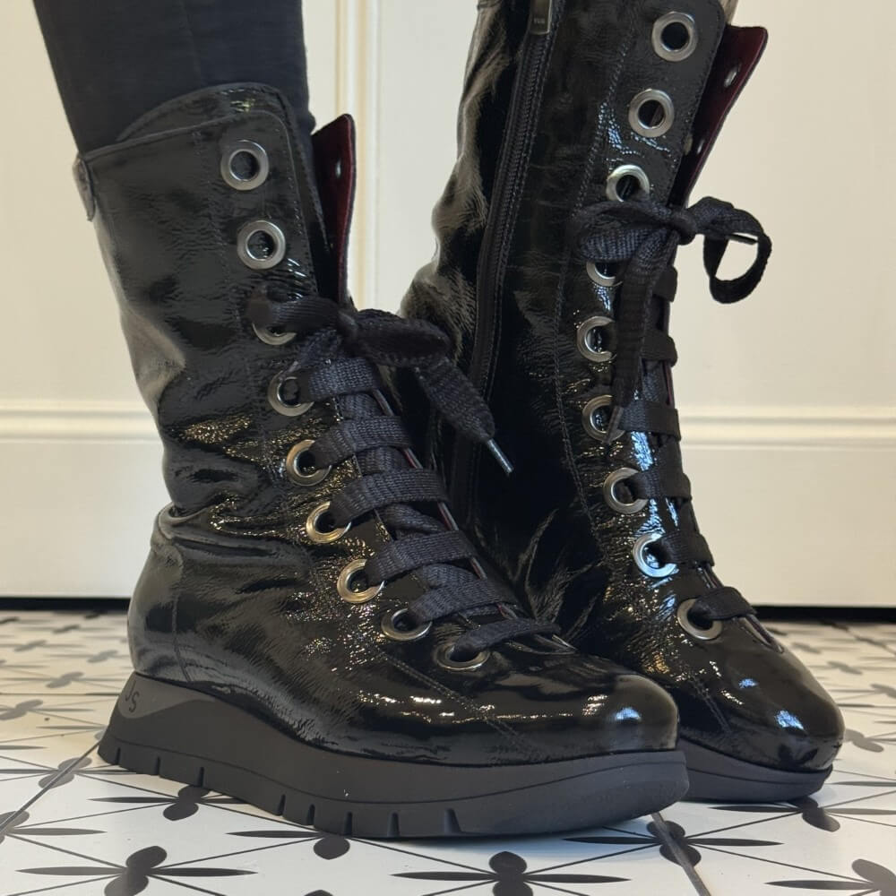 Black patent leather combat boot Jose Saenz Laced Boot 2272-BLACK features a patent leather finish