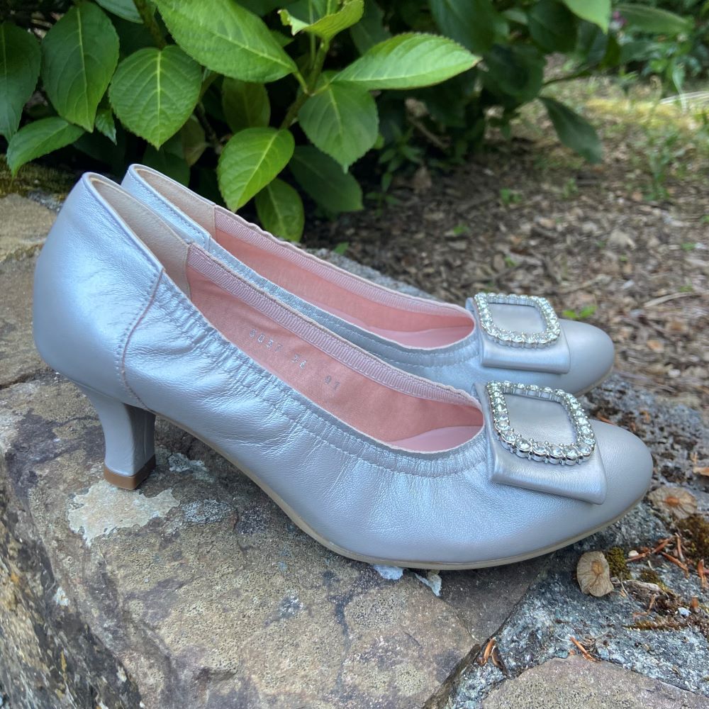 Silver grey hot sale ladies shoes