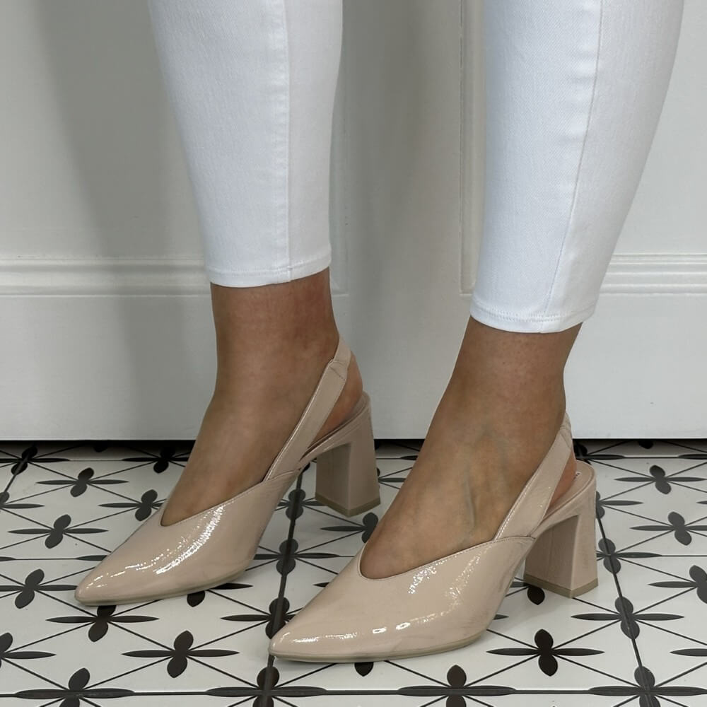Lodi Milanesa slingback pumps in beige leather