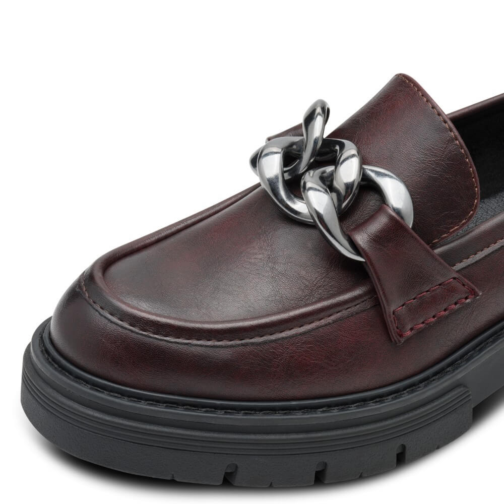wine loafer shoe with silver chain detail and '100% Vegan' label on a white background Marco Tozzi Vegan Loafer 2-24705-BORDEAUX