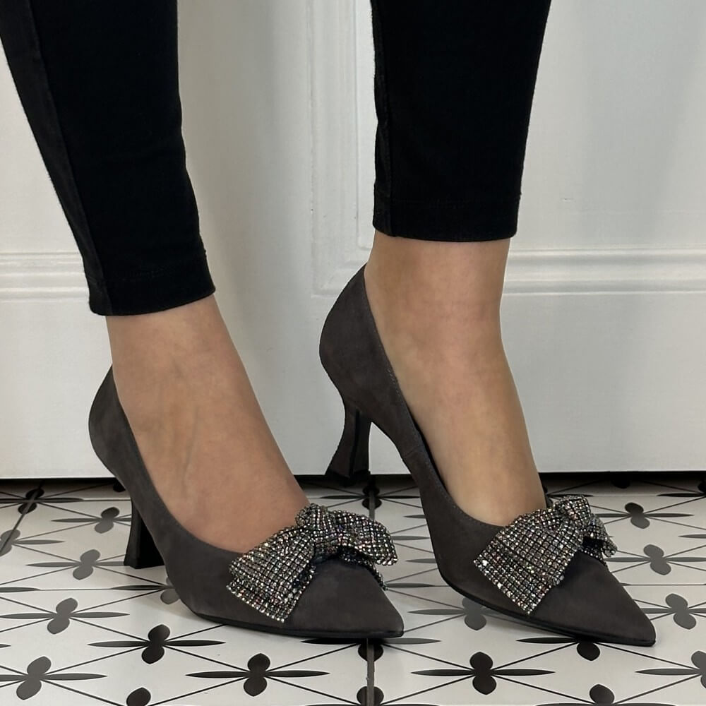 Marian 2513 Ferro Grey Court Shoe Silver Bow