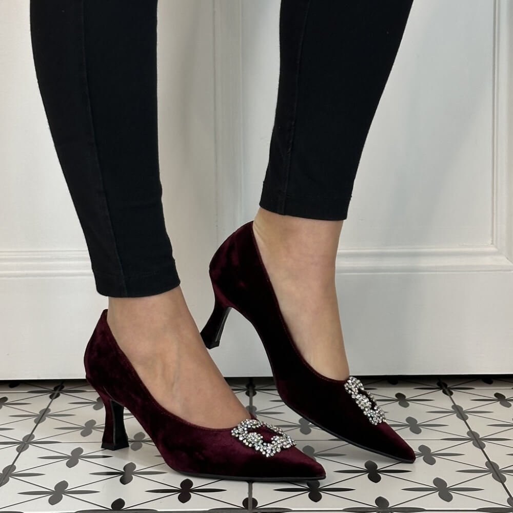Marian 2514 Burgundy Velvet Court Shoe