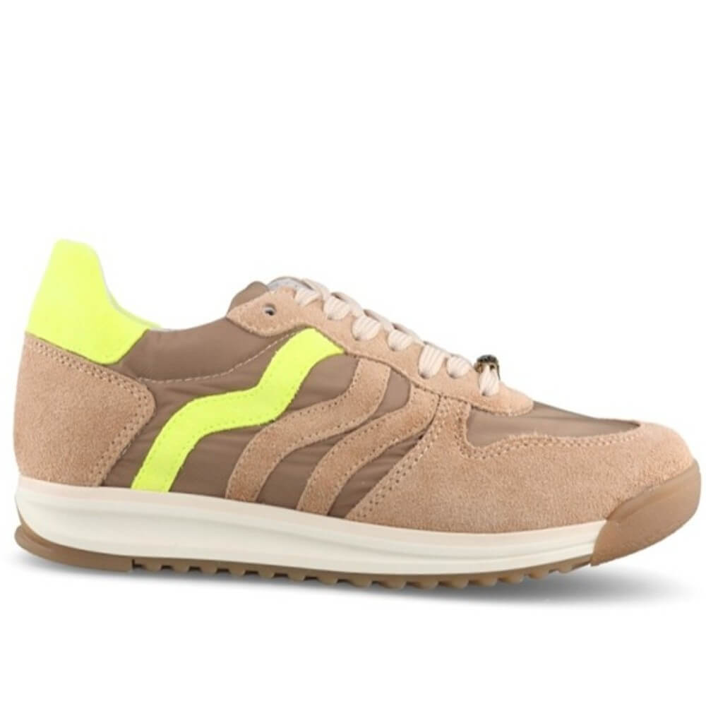 Meline Beige sneaker with a bright yellow accent on a white background