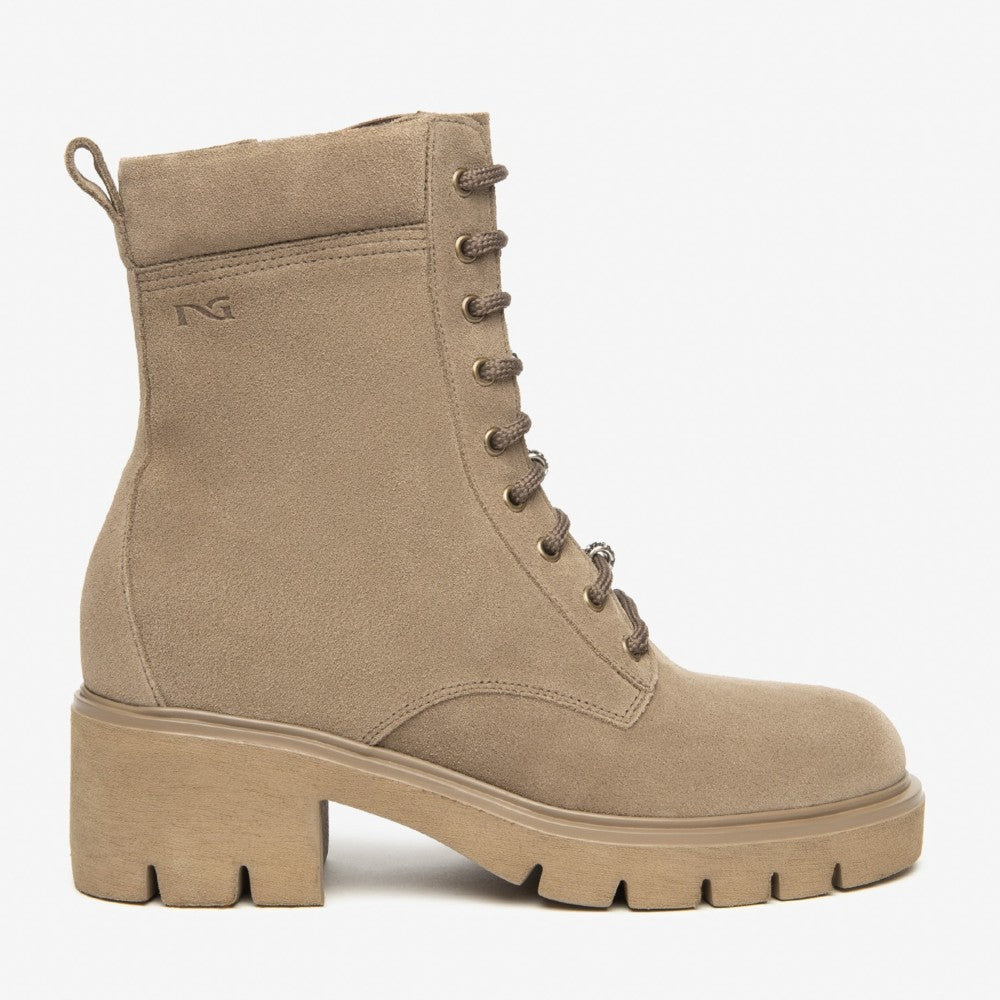 Beige boot with laces on a white background NeroGiardini Suede Combat Boots I514812D