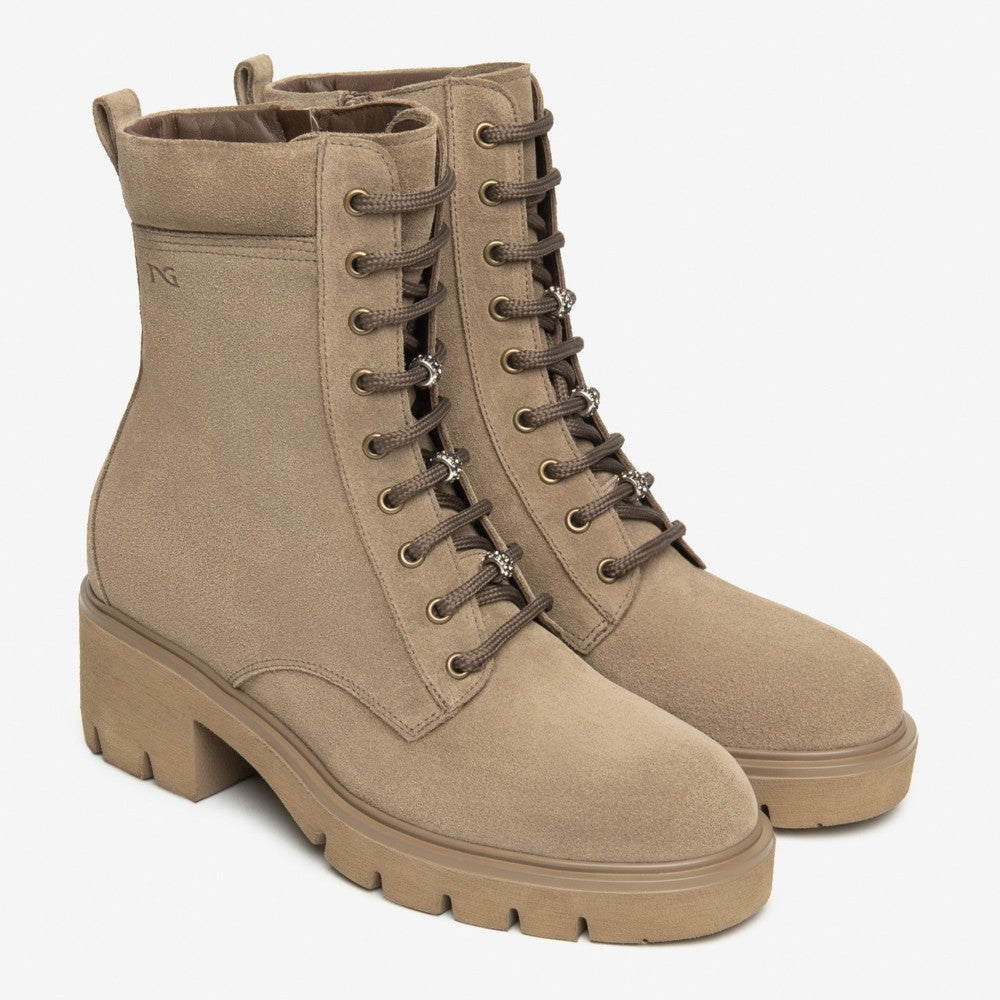 Beige boot with laces on a white background NeroGiardini Suede Combat Boots I514812D