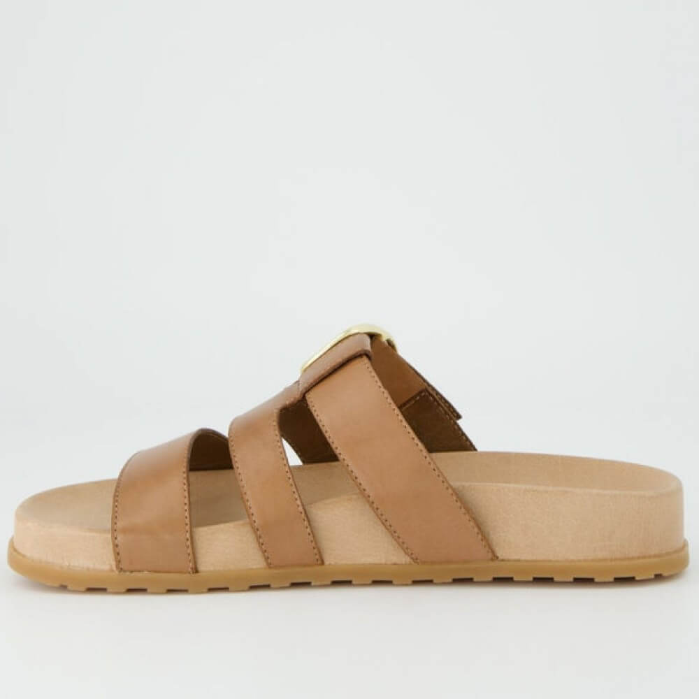 Paul Green 6171 Tan sandal with a gold buckle on a light grey background