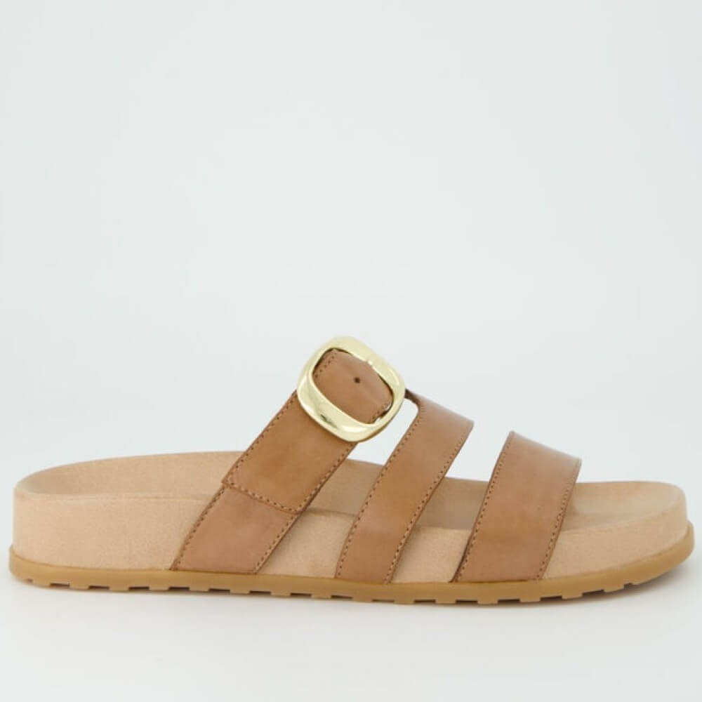Paul Green 6171 Tan sandal with a gold buckle on a light grey background
