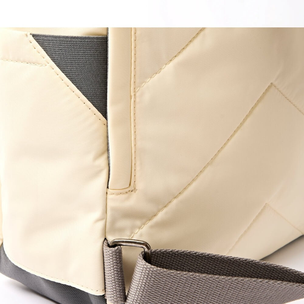 Camden J Backpack Medium Wax Paper Stripe