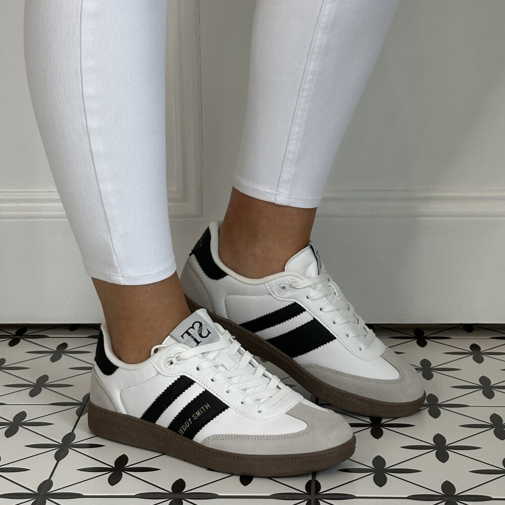 White sneakers with black stripes  Teddy Smith Sneakers 120204 White & Black