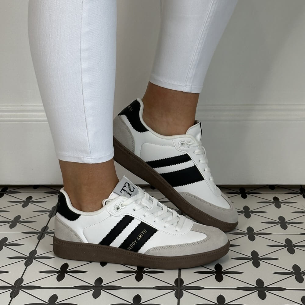 White sneakers with black stripes  Teddy Smith Sneakers 120204 White & Black