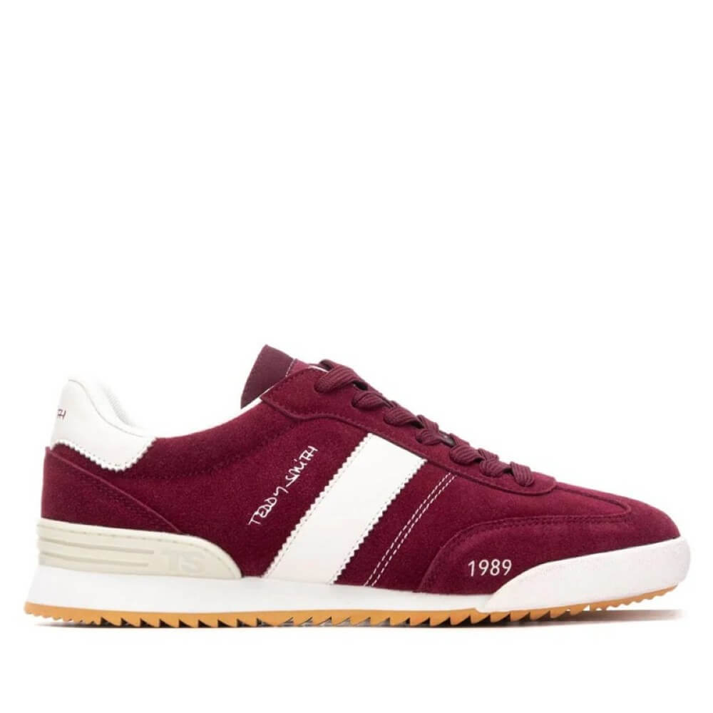 Maroon sneaker with white sole on a white background Teddy Smith 120319 Retro Trainers Burgundy