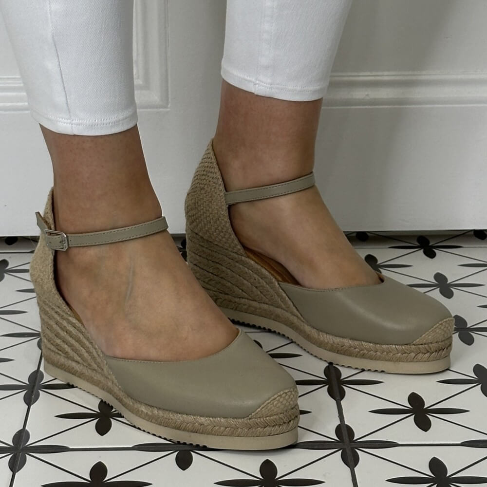 Unisa Caceres Round toe D'Orsay espadrille