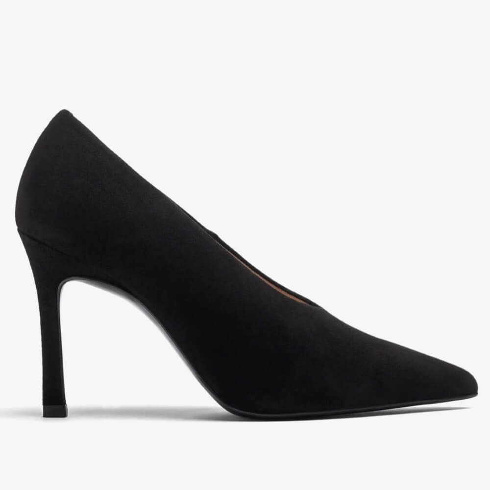 Unisa Tahal Pointed toe pump in suede leather