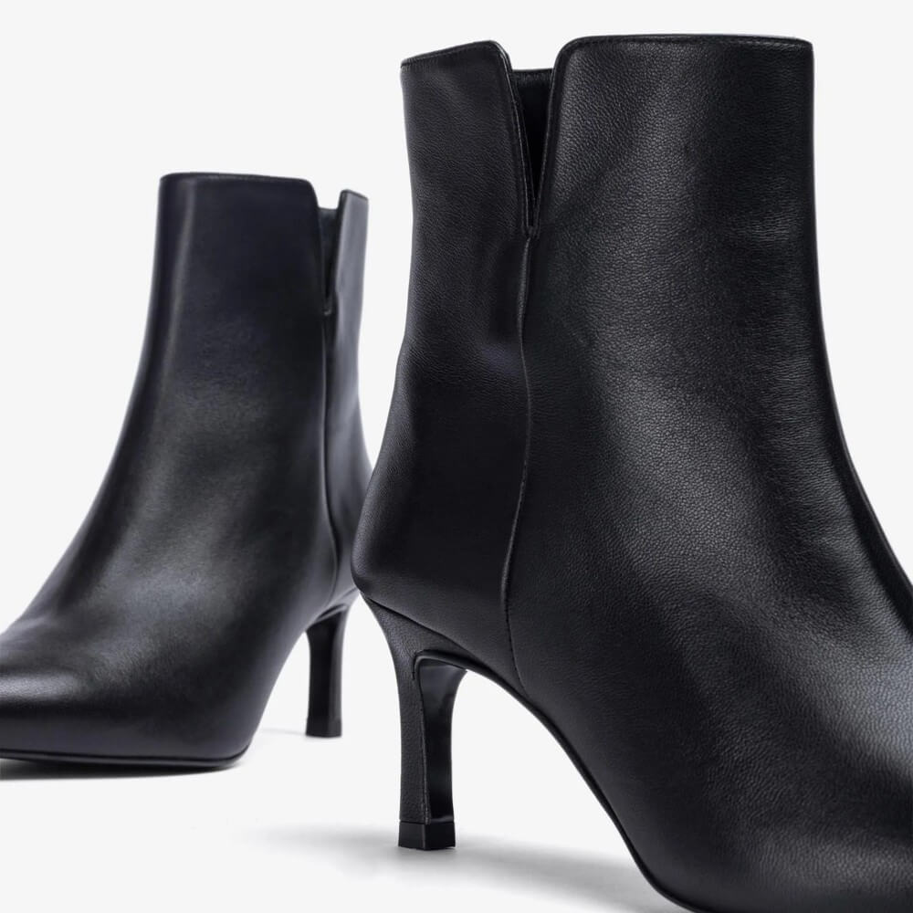 Unisa Loroya Pointed Toe Leather Ankle Boot Black