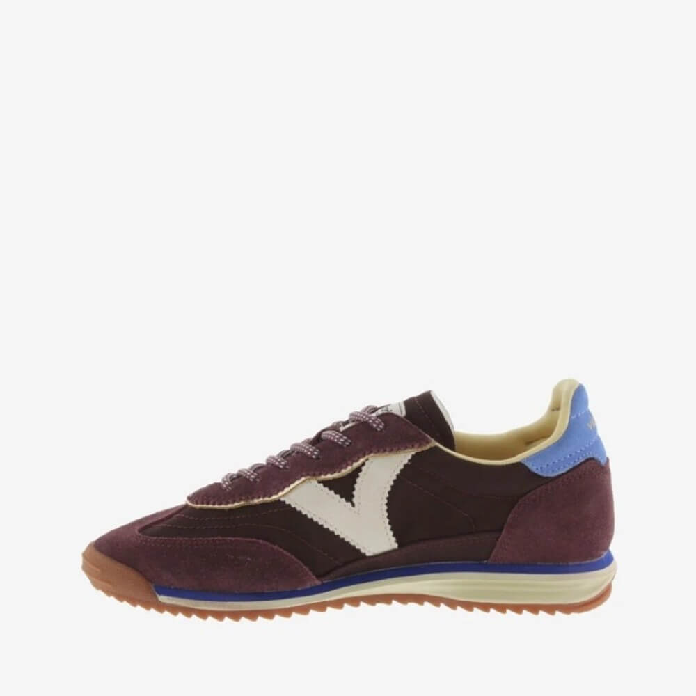 Maroon sneaker with a white 'V' logo on a white background VICTORIA SATURNO Sneakers 1158101-WINE