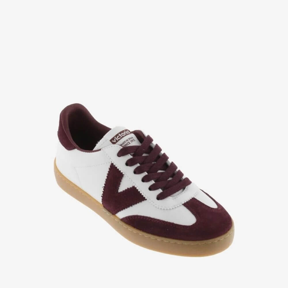 Bordeaux and white sneaker with a gum sole on a white background Victoria Berlin Sneakers 1126207-BORDEAUX