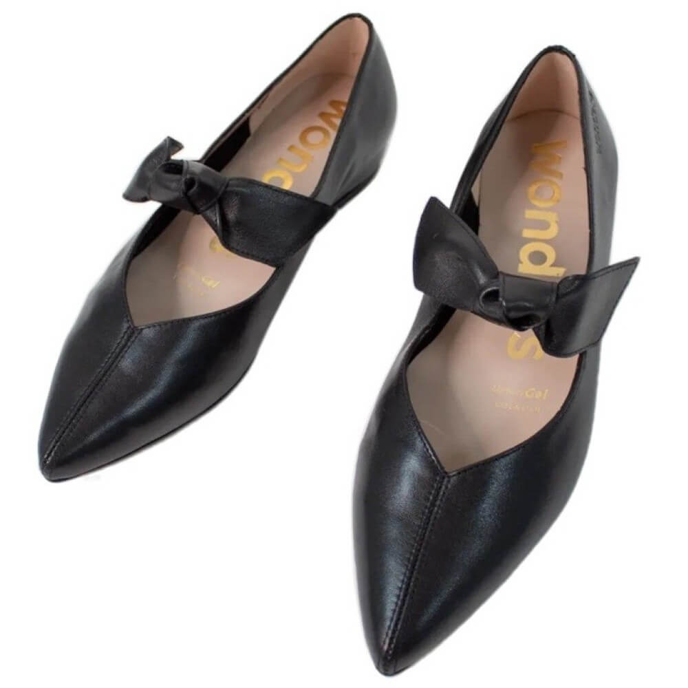 Wonders A-3840 Black flat shoe with a bow on a white background