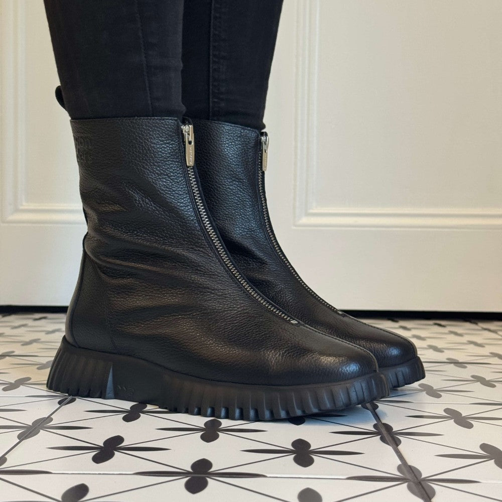 Black leather boot  Wonders Flexfly 03 Leather Centre Zip A-4403-BLACK