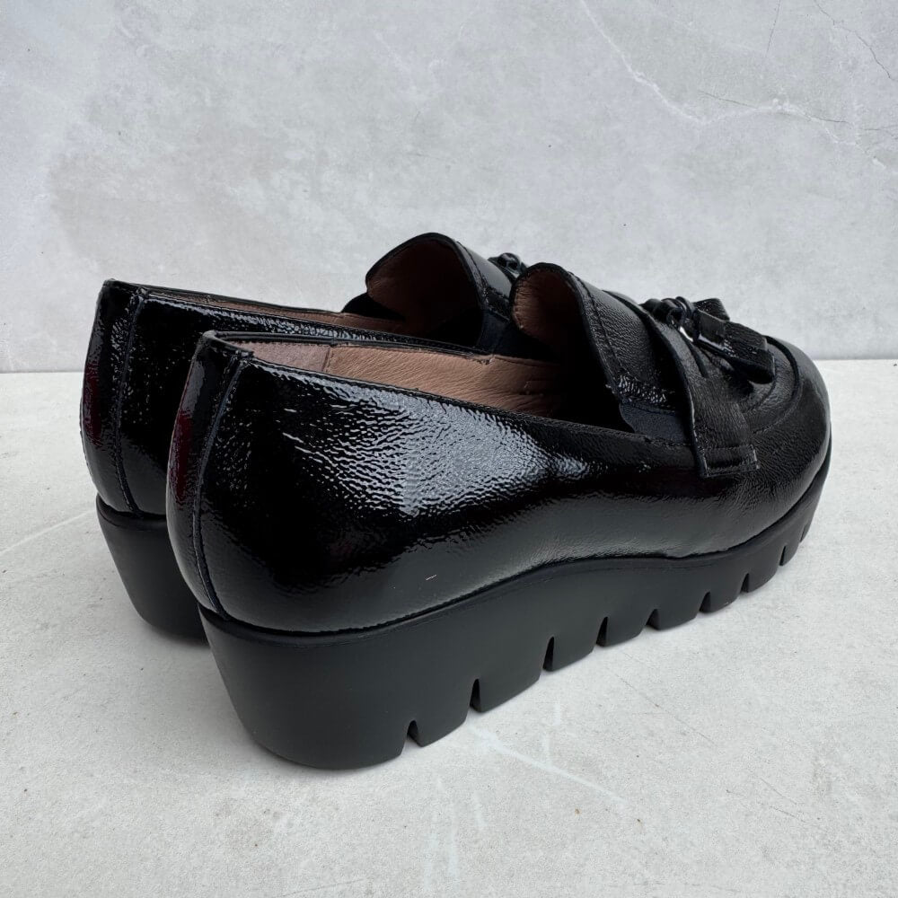 Pair of black patent leather loafers Wonders Fly 42 Leather Wedge C-33342-BLACK