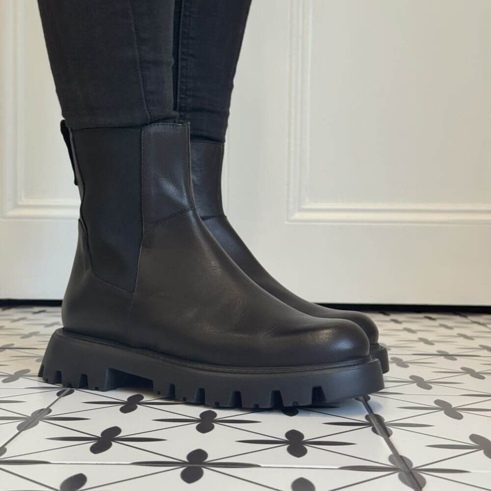 Black Chelsea boot  Wonders Goodfly 11 Leather Chelsea C-7511-BLACK
