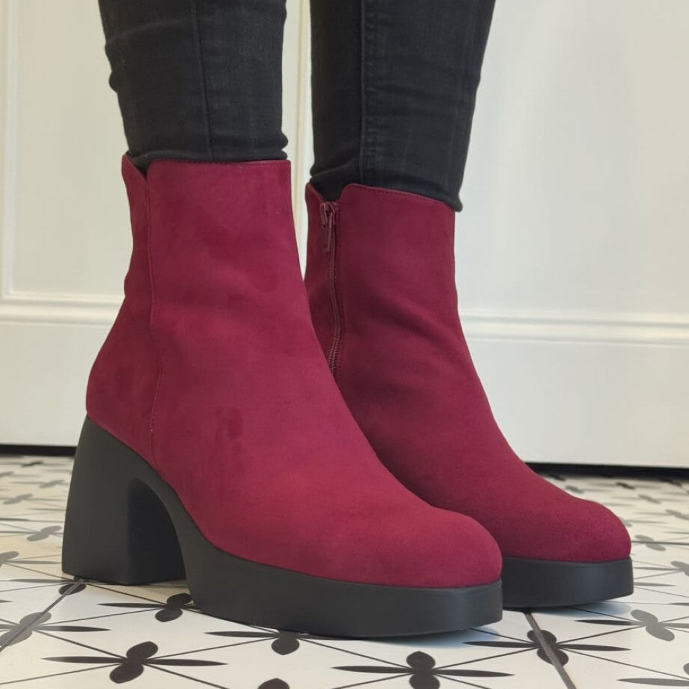 Red suede ankle boot with a black sole   Wonders Lady 81 Leather Ankle Boot H-4981 Rubi Red