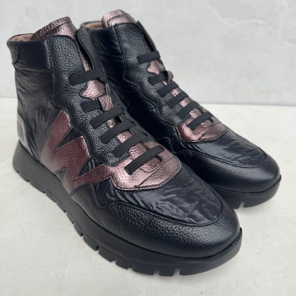 Black high-top sneakers with brown accents Wonders ODISEI 93 HI TOP A-2493-BLACK