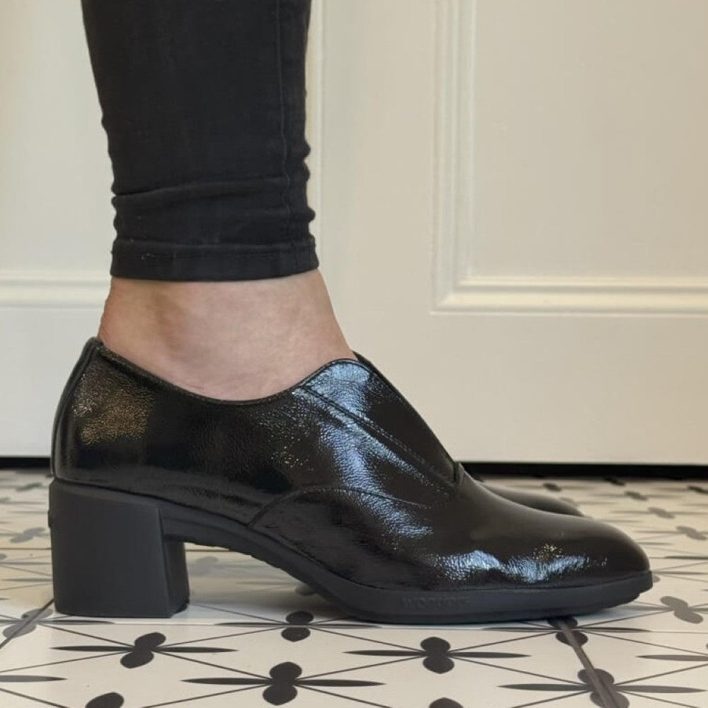 Black leather Block heel shoes with a brown interior  Wonders REGHOST 04 H-6704 -BLACK