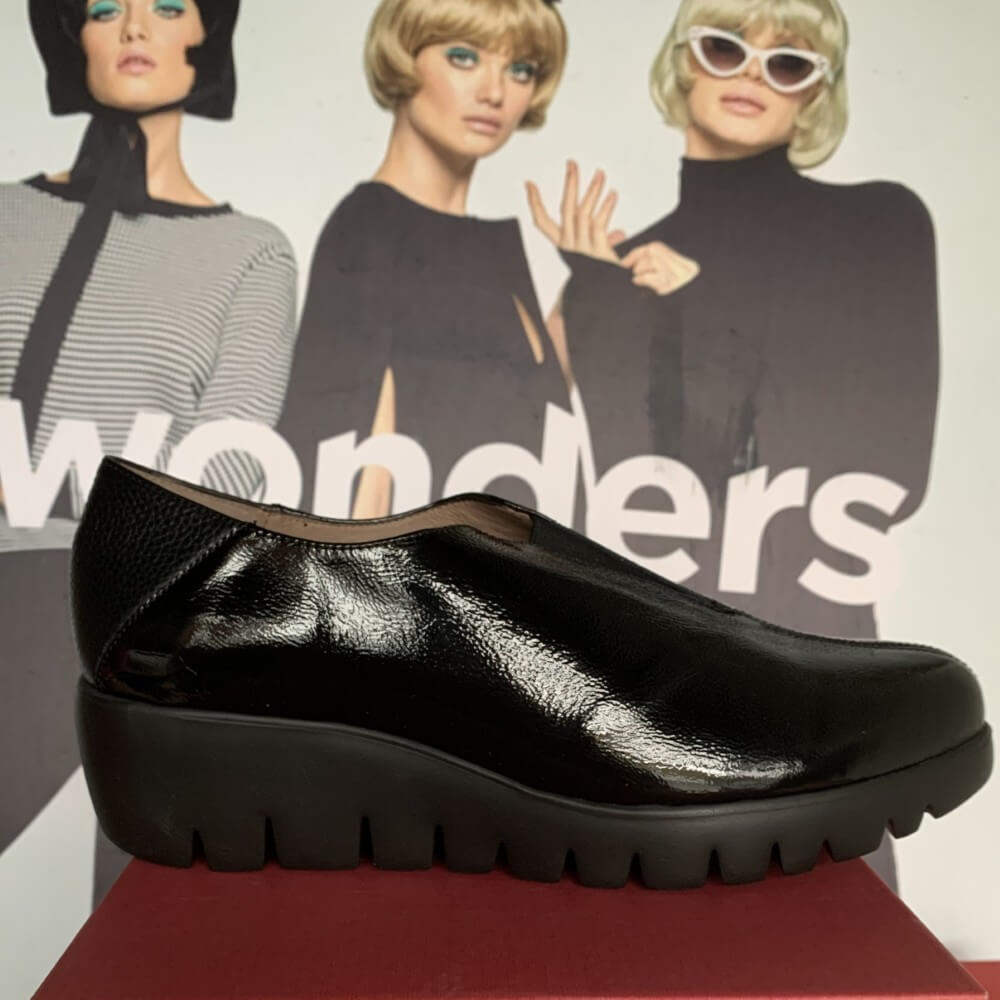  Wonders Fly 40 Leather Wedge C-33340-BLACK Pair of black slip-on shoes.