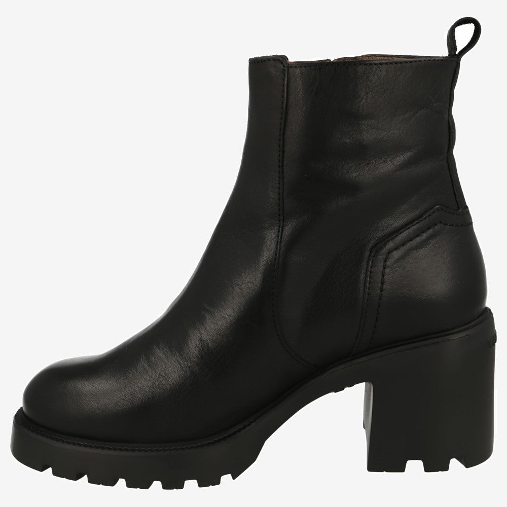Black leather ankle boot with chunky heel on a white background Wonders Ilma 06 Leather Ankle Boot  G-7206-BLACK