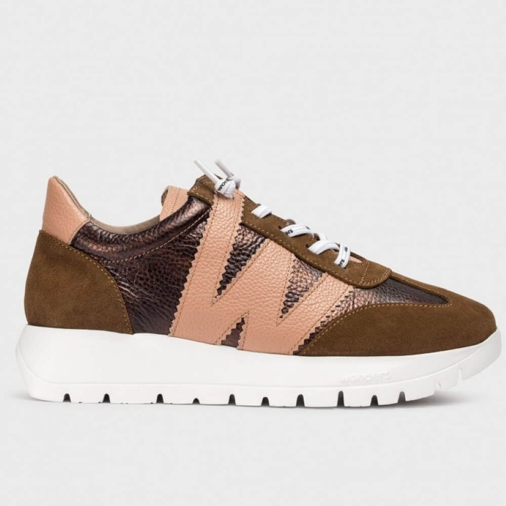 Brown and beige sneaker with white sole on a light grey background Wonders Odisei 76 Racer Trainers  A-2476-Brown Powder Pink