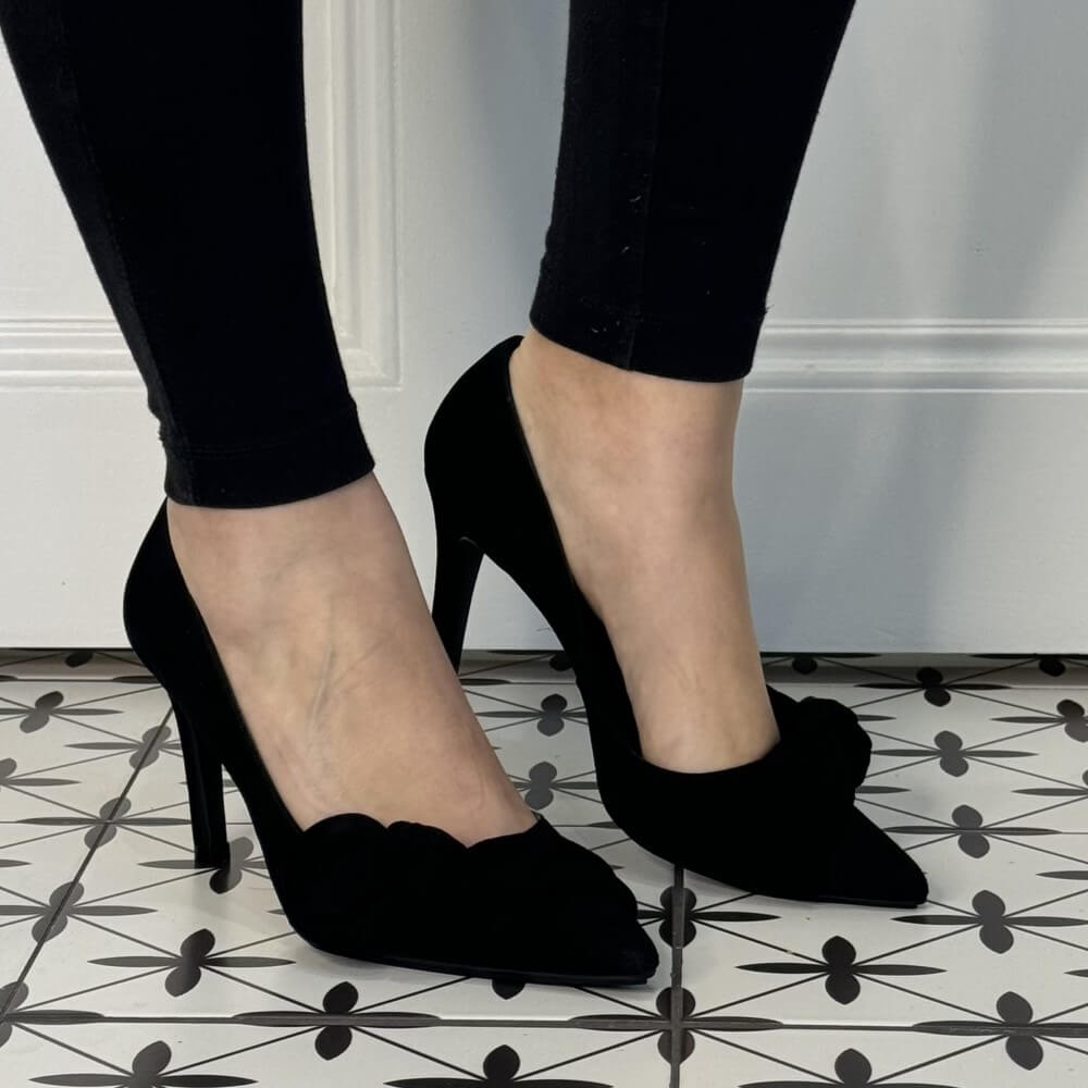 Lodi RILER Court Shoe-BLACK