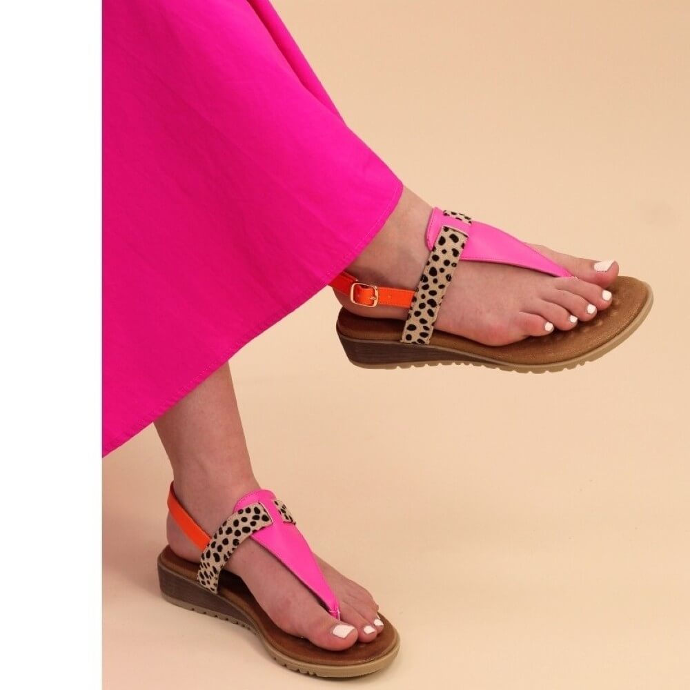 Lunar Gina Sandals-FUCHSIA