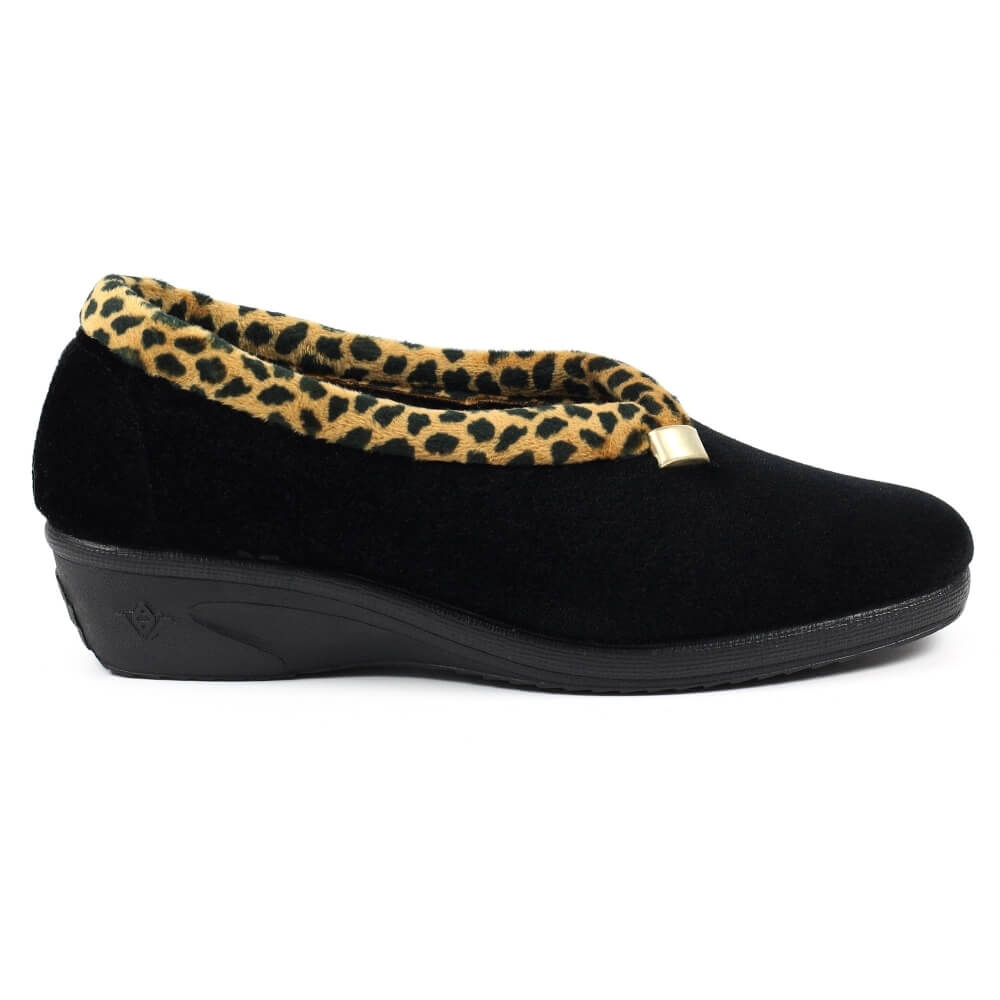 Black Slipper with animal print trim