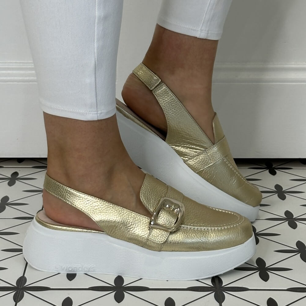 Wonder A-3624 ACALIA slingback shoes made of textured gold leather